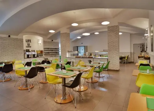 Frühstücksraum im Hotel Adeba Prag Auf Klassenfahrt mit HEROLÉ: Frühstücksraum im Hotel Adeba Prag