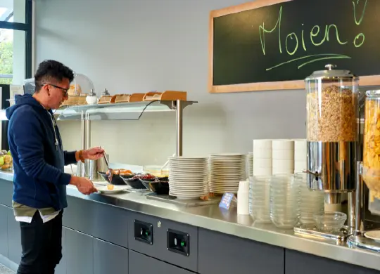 Auf Klassenfahrt mit HEROLÉ: Frühstücksbuffet in der Jugendherberge Luxemburg-Stadt