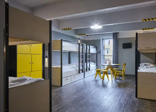 Auf Klassenfahrt mit HEROLÉ: Mehrbettzimmer im Meininger Hotel Brüssel City Center