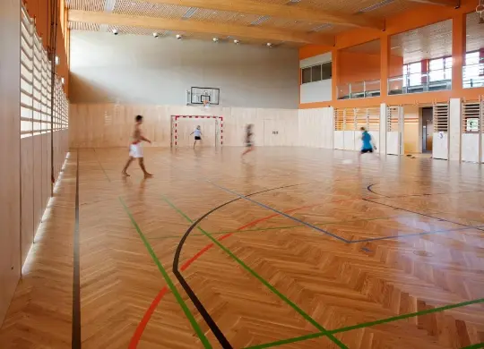 Auf Klassenfahrt mit HEROLÉ: Sporthalle am JUFA Hotel Leibnitz bei Graz/Österreich
