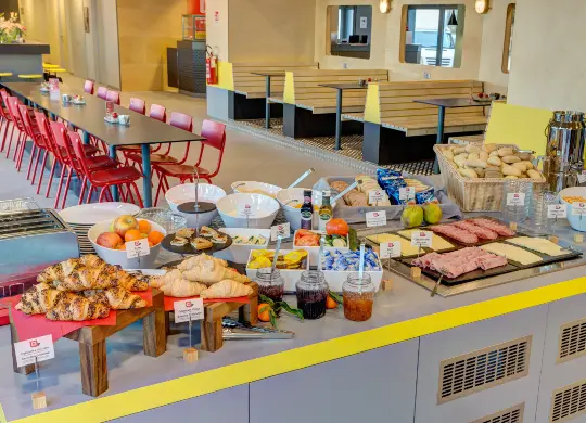 Auf Klassenfahrt mit HEROLÉ: Frühstücksbuffet Meininger Milano Garibaldi