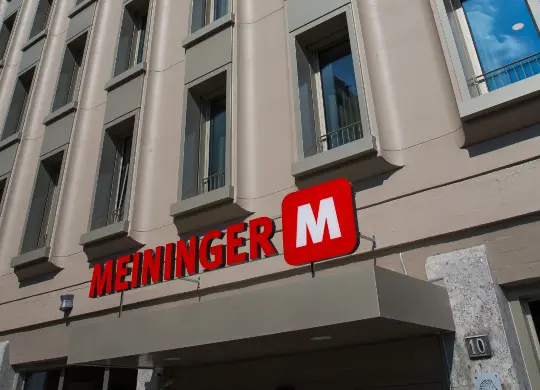 Auf Klassenfahrt mit HEROLÉ: Gebäude MEININGER Hotel Lambrate