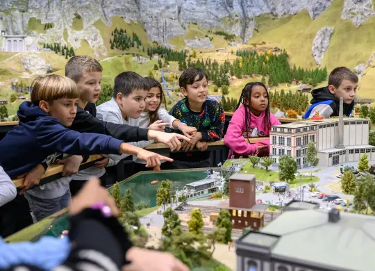 Miniaturwelt Smilestones Bodensee Auf Klassenfahrt mit HEROLÉ: Kinder im Miniaturwelt Smilestones Bodensee