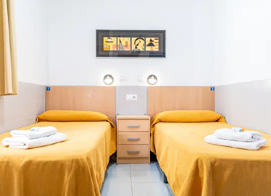 Auf Klassenfahrt mit HEROLÉ: Zimmerbeispiel in der Jugendherberge Málaga