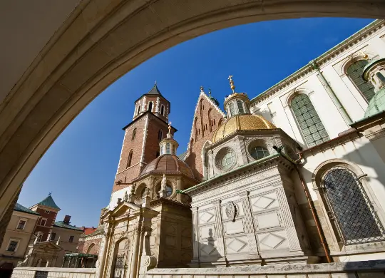 Marienkirche Krakau Auf Klassenfahrt mit HEROLÉ: Die Marienkirche am Marktplatz in Krakau