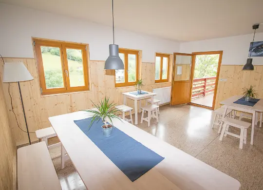 Auf Klassenfahrt mit HEROLÉ: Gruppenraum Refugio-Gruppenhaus im Schwarzwald