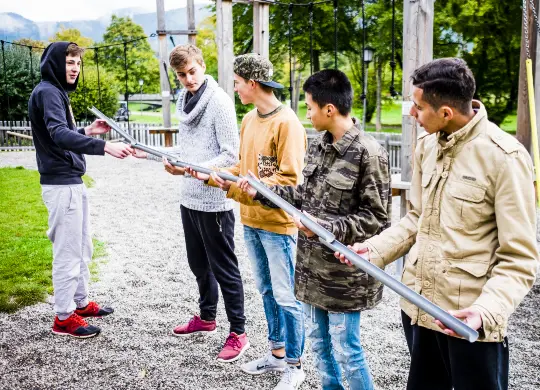Teamtraining DJH Garmisch Garmisch Auf Klassenfahrt mit HEROLÉ: Jugendliche beim Teamtraining DJH Garmisch Garmisch