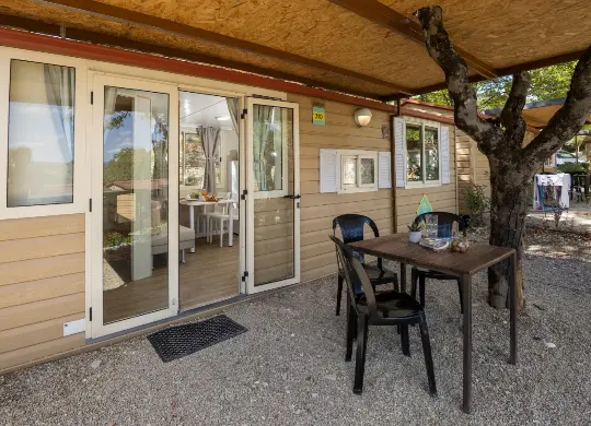 Auf Klassenfahrt mit HEROLÉ: Beispiel eines Mobilhomes im hu Firenze Certosa Camping bei Florenz