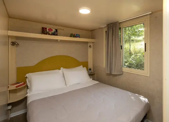 Auf Klassenfahrt mit HEROLÉ: Doppelzimmer eines Mobilhomes im hu Firenze Certosa Camping bei Florenz