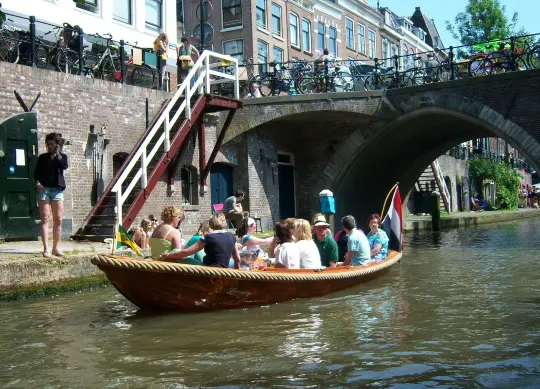 Grachtenfahrt in Utrecht Auf Klassenfahrt mit HEROLÉ: Grachtenfahrt in Utrecht.
