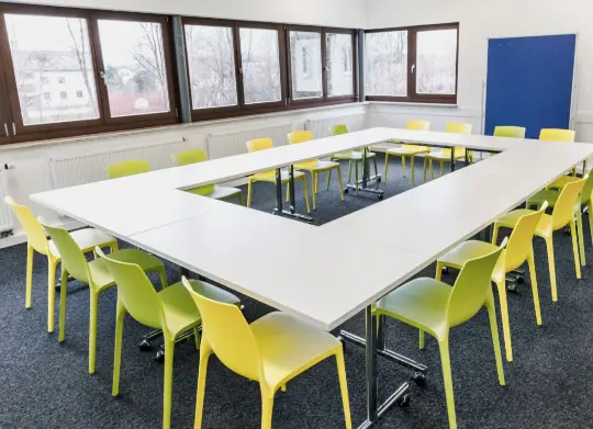Auf Klassenfahrt mit HEROL&Eacute;: Gruppenraum DJH Lenggies Deutschland