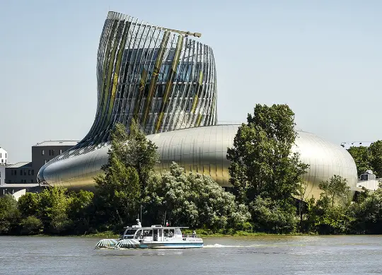 La Cité du Vin in Bordeaux Auf Klassenfahrt mit HEROLÉ: La Cité du Vin in Bordeaux