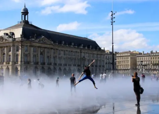 Place de la Bourse in Bordeaux Auf Klassenfahrt mit HEROLÉ: Place de la Bourse in Bordeaux