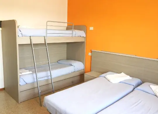 Auf Klassenfahrt mit HEROLÉ: Zimmerbeispiel Bella Italia EFA Village in Venetien