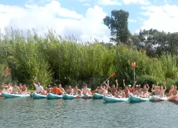 Auf Klassenfahrt mit HEROLÉ: Kajaktour auf dem Massaciuccolisee in der Toskana