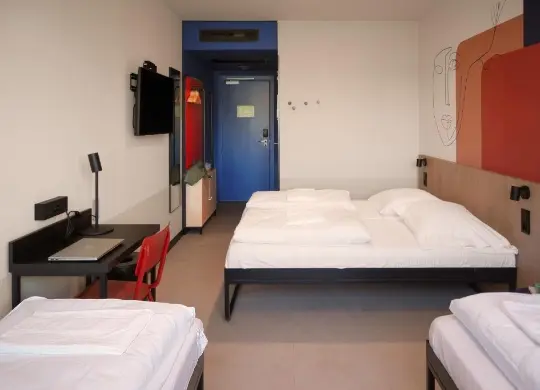 Auf Klassenfahrt mit HEROLÉ: 4-Bett-Zimmer im MEININGER Hotel Fira Gran Via in Barcelona