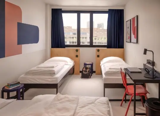 Auf Klassenfahrt mit HEROLÉ: Mehrbettzimmer im MEININGER Hotel Fira Gran Via in Barcelona