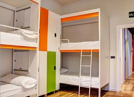 Auf Klassenfahrt mit HEROLÉ: Zimmerbeispiel im Urban Youth Hostel in Valencia
