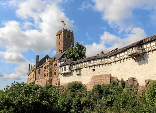 Wartburg in Eisenach Auf Klassenfahrt mit HEROLÉ: Blick auf die Wartburg in Eisenach
