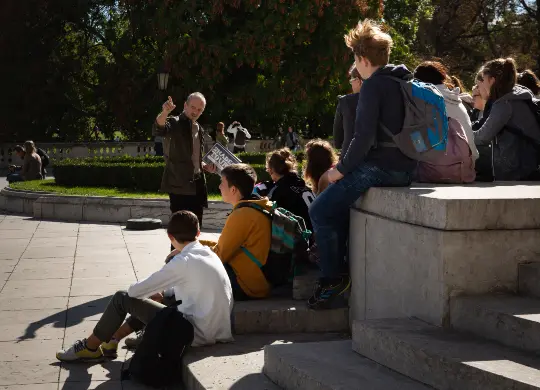 Auf Klassenfahrt mit HEROL&Eacute;: Kinder bei der Shades Tour Wien