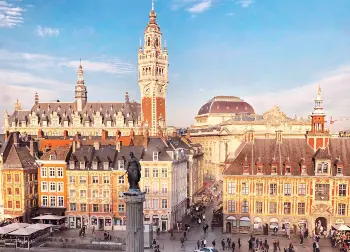 Grand Place in Lille Auf Klassenfahrt mit HEROLÉ: Blick auf den Grand Place in Lille