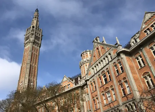 Auf Klassenfahrt mit HEROLÉ: Blick auf den Belfried von Lille