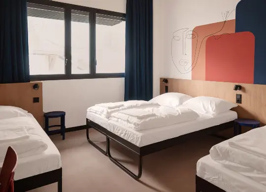 Auf Klassenfahrt mit HEROLÉ: Mehrbettzimmer im Meininger Barcelona