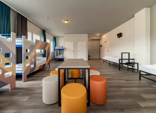 Auf Klassenfahrt mit HEROLÉ: 8-Bett-Zimmer im a&o Graz Hauptbahnhof