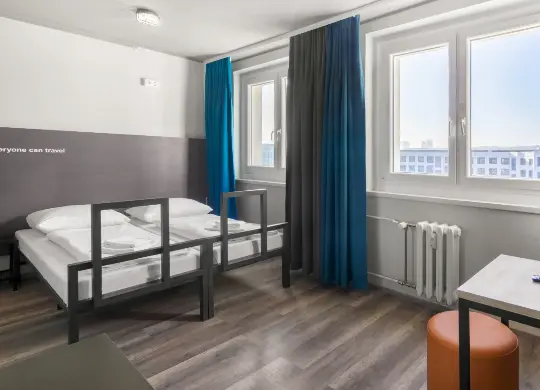 A&O Hostel Dresden Auf Klassenfahrt mit HEROLÉ: Doppelzimmer im A&O Hostel Dresden.