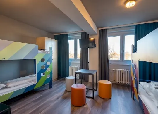 Mehrbettzimmer im a&o Hostel Dresden Auf Klassenfahrt mit HEROLÉ: Mehrbettzimmer im a&o Hostel Dresden