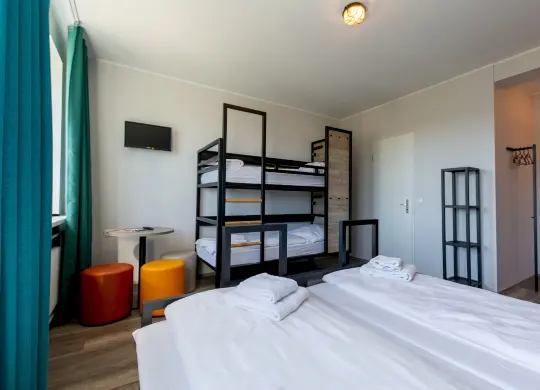 A&O Hostel München Laim Auf Klassenfahrt mit HEROLÉ: A&O Hostel München Laim