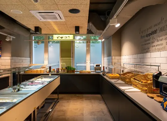 a&o Warschau - Frühstücksbuffet Auf Klassenfahrt mit HEROLÉ: Das Frühstücksbuffet im a&o Warschau