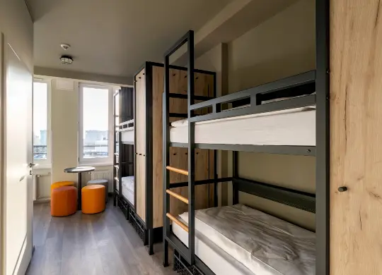 a&o Warschau - Mehrbettzimmer Auf Klassenfahrt mit HEROLÉ: Ein Mehrbettzimmer im a&o Warschau