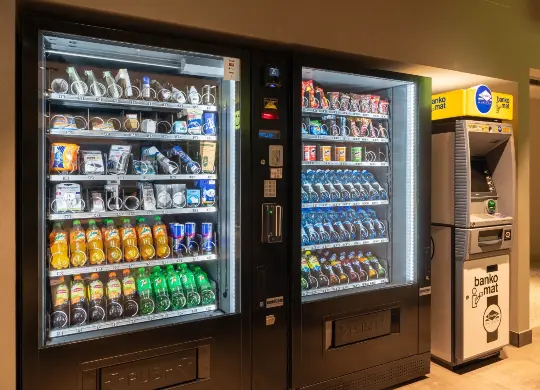 a&o Warschau - Snackbereich Auf Klassenfahrt mit HEROLÉ: Im a&o Warschau gibt es Snacks zum mitnehmen