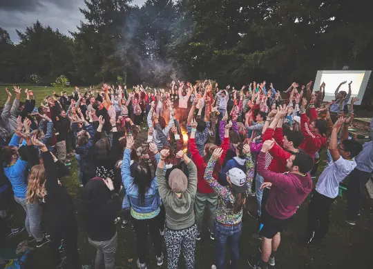 Auf Klassenfahrt mit HEROLÉ: Abschlussabend im Camp Adventure Lüneburger Heide