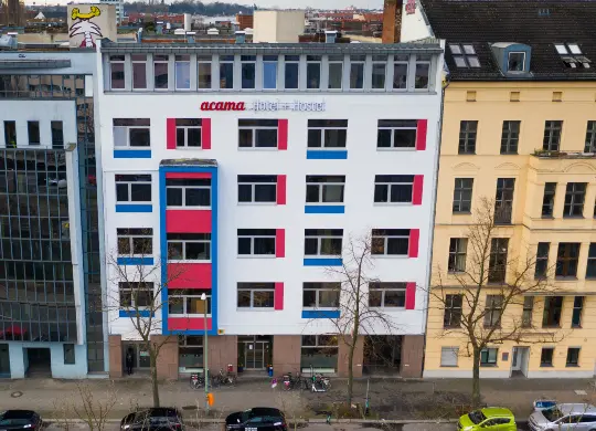 Auf Klassenfahrt mit HEROLÉ: acama Kreuzberg - Außenansicht