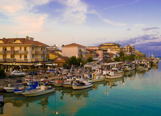 Hafen in Rimini an der Adria Auf Klassenfahrt mit HEROLÉ: Hafen in Rimini an der Adria.