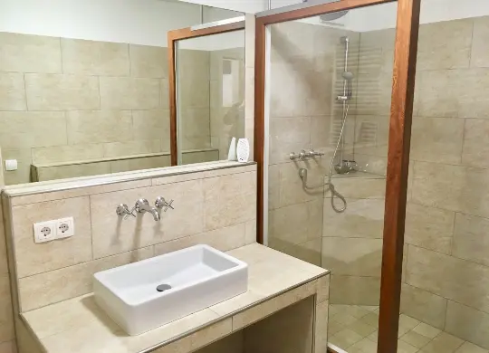 Auf Klassenfahrt mit HEROLÉ: Alle Zimmer mit Dusche/WC im Hotel Josef - Salzburger Land