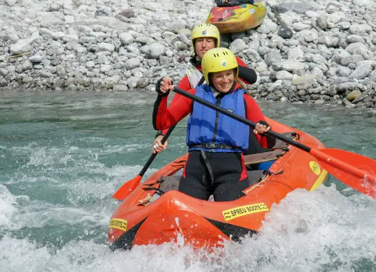 Auf Klassenfahrt mit HEROLÉ: Schüler beim Raften im Allgäu