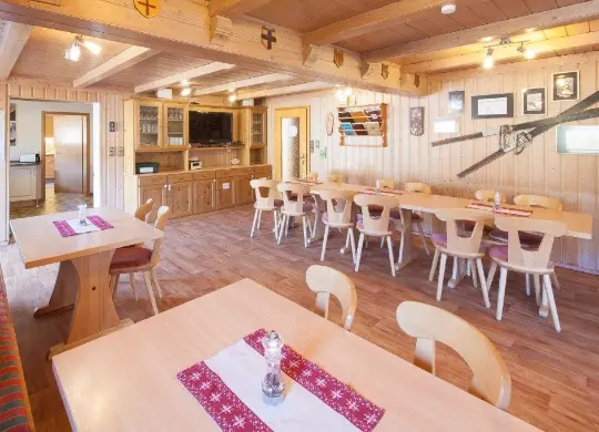 Auf Klassenfahrt mit HEROLÉ: Allgäu - Aufenthaltsraum im Gästehaus Schlegel