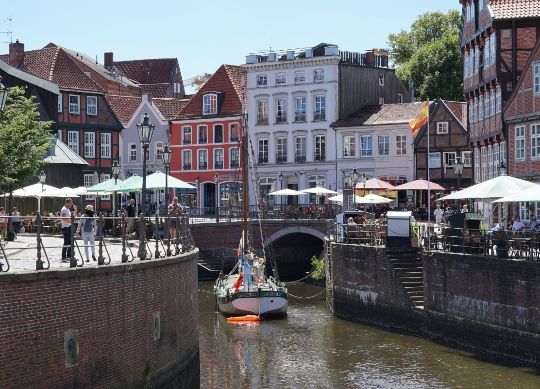 Altstadt Stade Auf Klassenfahrt mit HEROLÉ: Blick auf die Altstadt von Stade nahe der Nordsee.