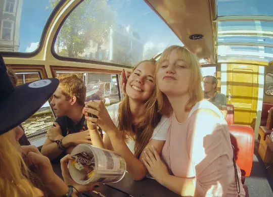 Auf Klassenfahrt mit HEROLÉ: Grachtenfahrt in Amsterdam.