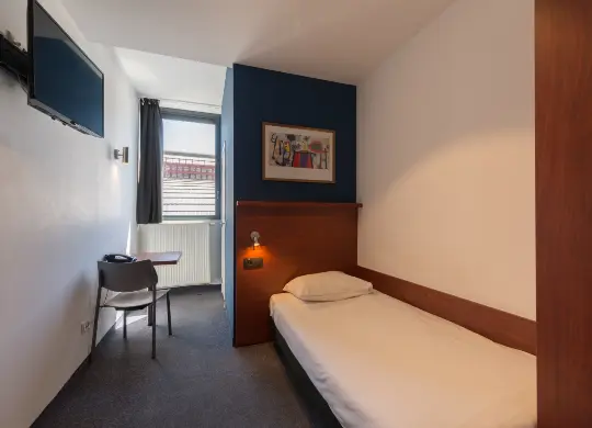 Auf Klassenfahrt mit HEROLÉ: Beispiel eines Einzelzimmers in a&o Antwerpen Centraal