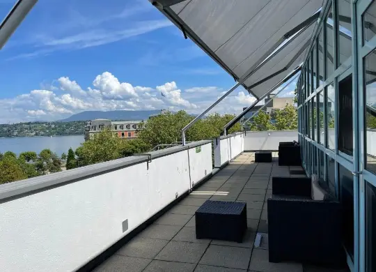Auf Klassenfahrt mit HEROLÉ: Toller Ausblick auf den Genfer See - Auberge de Jeunesse Geneve