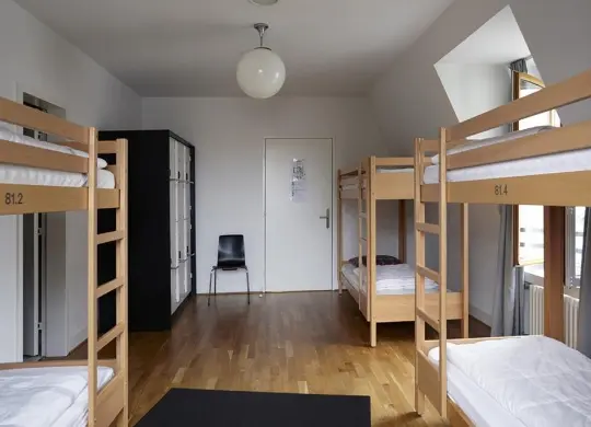 Auf Klassenfahrt mit HEROLÉ: Mehrbettzimmer in der Auberge de Jeunesse Geneve