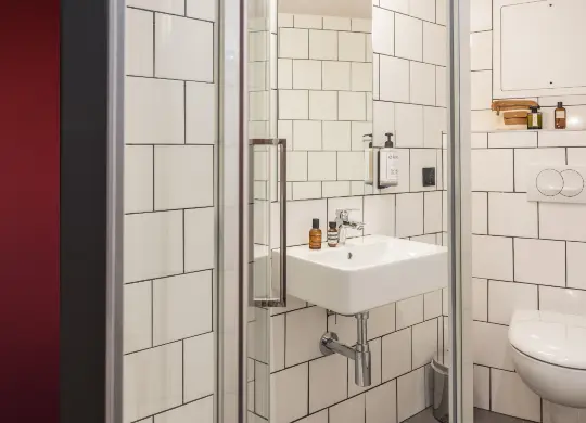 Auf Klassenfahrt mit HEROLÉ: Badezimmer im Eklo Hotel Lyon