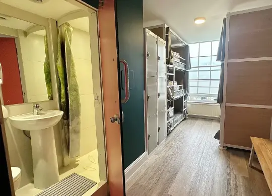 Auf Klassenfahrt mit HEROLÉ: Sechsbettzimmer im SMART Hyde Park View Hostel