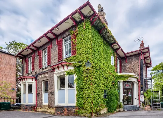 York Auf Klassenfahrt mit HEROLÉ: York Astor York Außenansicht