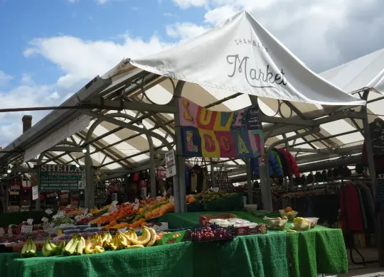 Auf Klassenfahrt mit HEROLÉ: York The Shambles. Hier lohnt ein Spaziergang während des Markttages.