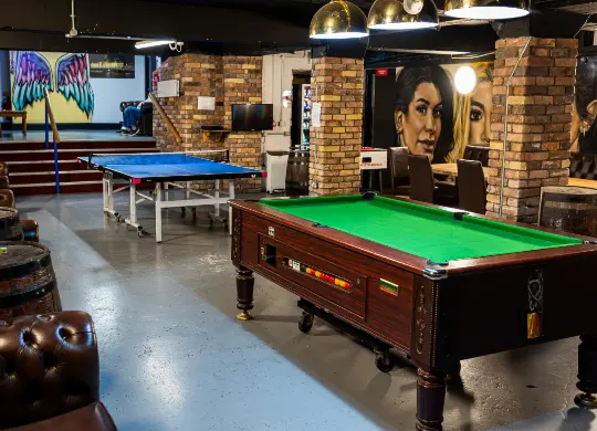 Auf Klassenfahrt mit HEROLÉ: Aufenthaltsraum im Abbey Court Hostel Dublin